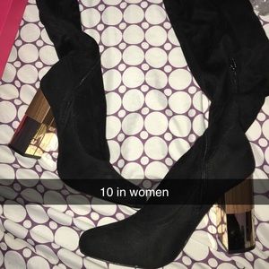 Knee heel boots . Go over your knees